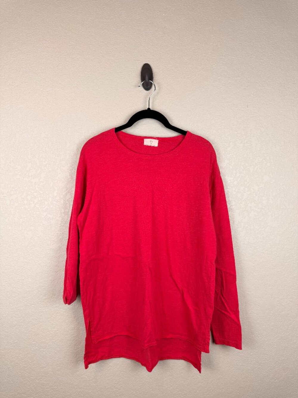 T.La Women's Red Slub Knit 3/4 Sleeve Round Neck Relaxed Top XS